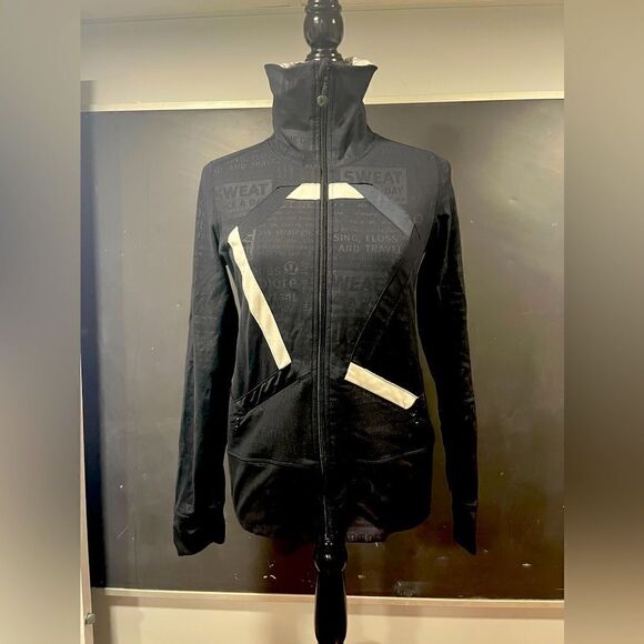 ✨Lululemon  InStride Oragami Jacket  - Picture 1 of 3